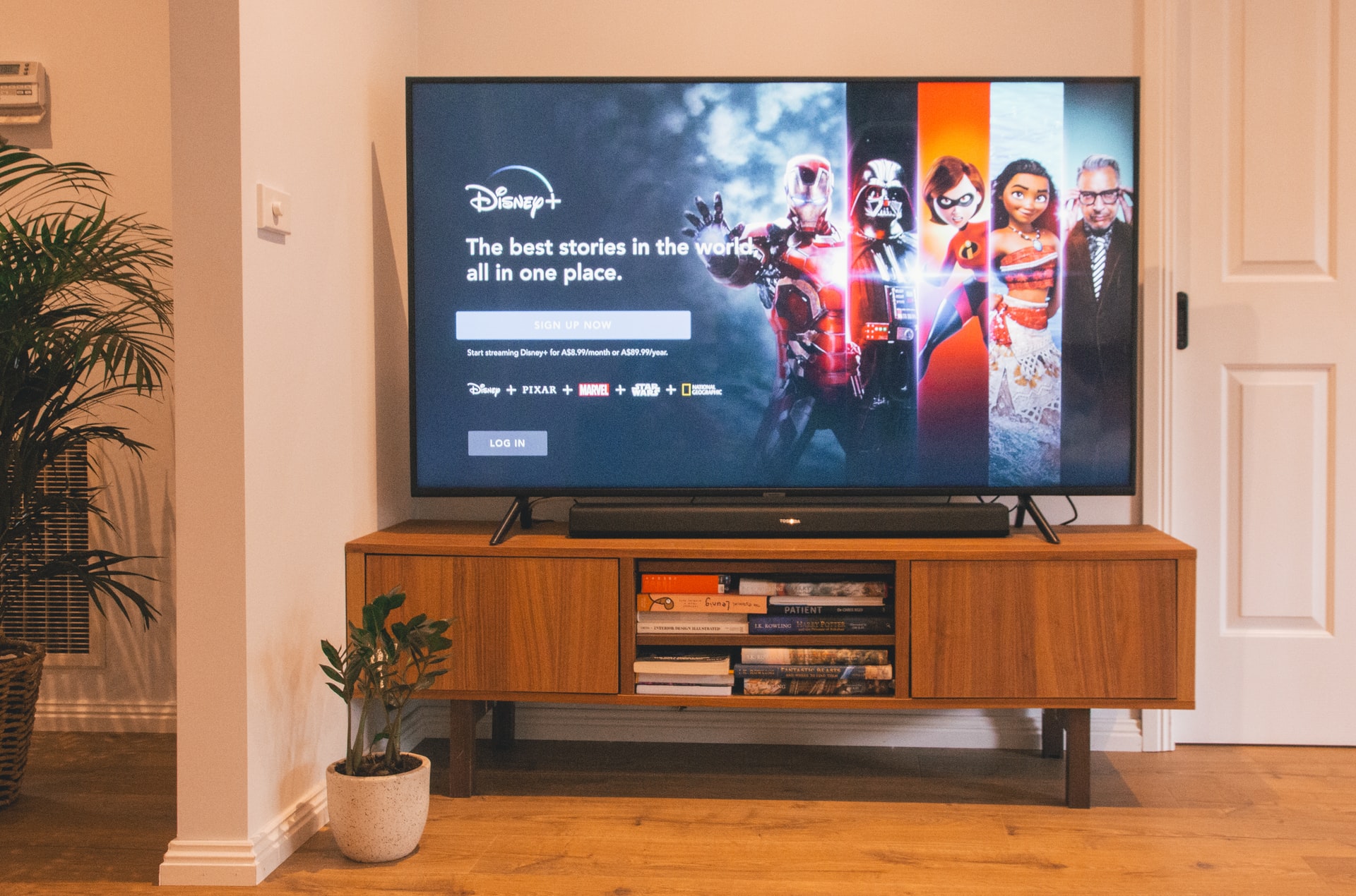 TV borde der giver liv i stuen
